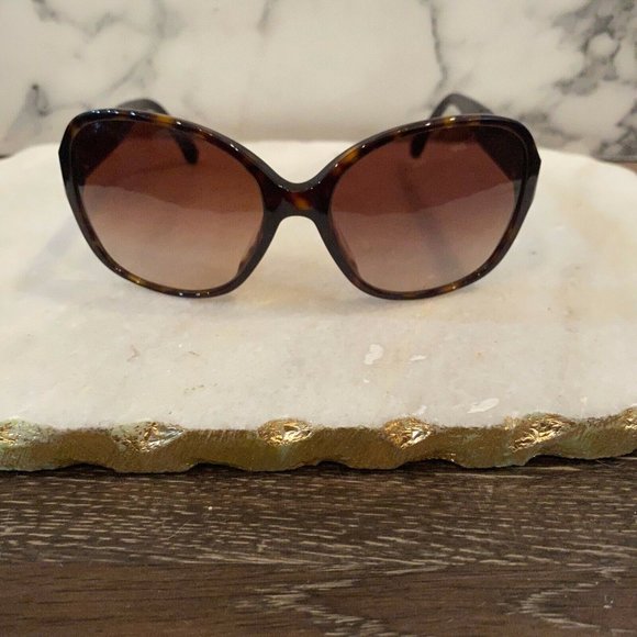 CHANEL Brown Tortoise Round Frame Sunglasses - Picture 3 of 11